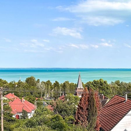 Belvarosi Haz Gyoenyoeru Panoramaval บาลาโตนัลมาดี ภายนอก รูปภาพ